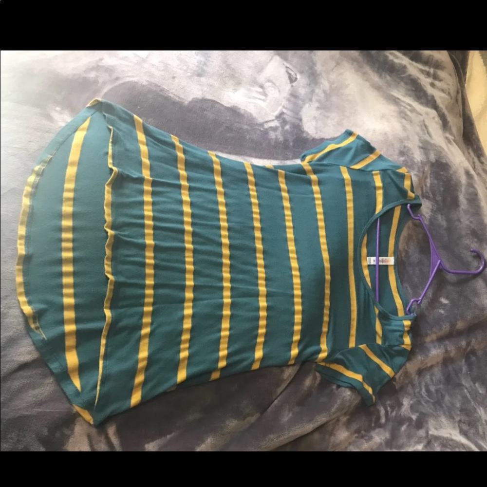 Striped LulaRoe Classic Tee Size Medium